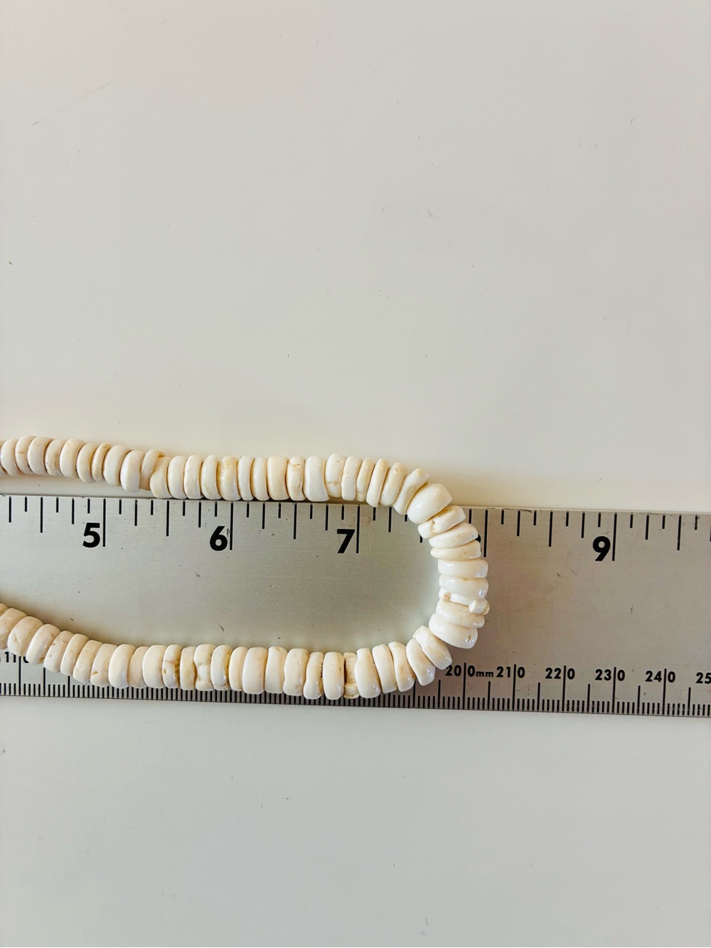 Vintage Hawaiian Cream Puka Shell Surfer Necklace Minimal Everyday Coastal READ - Picture 11 of 12